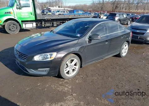 2015 Volvo S60 T5 Premier z USA, uszkodzony, nr VIN YV126MFKXF1349414